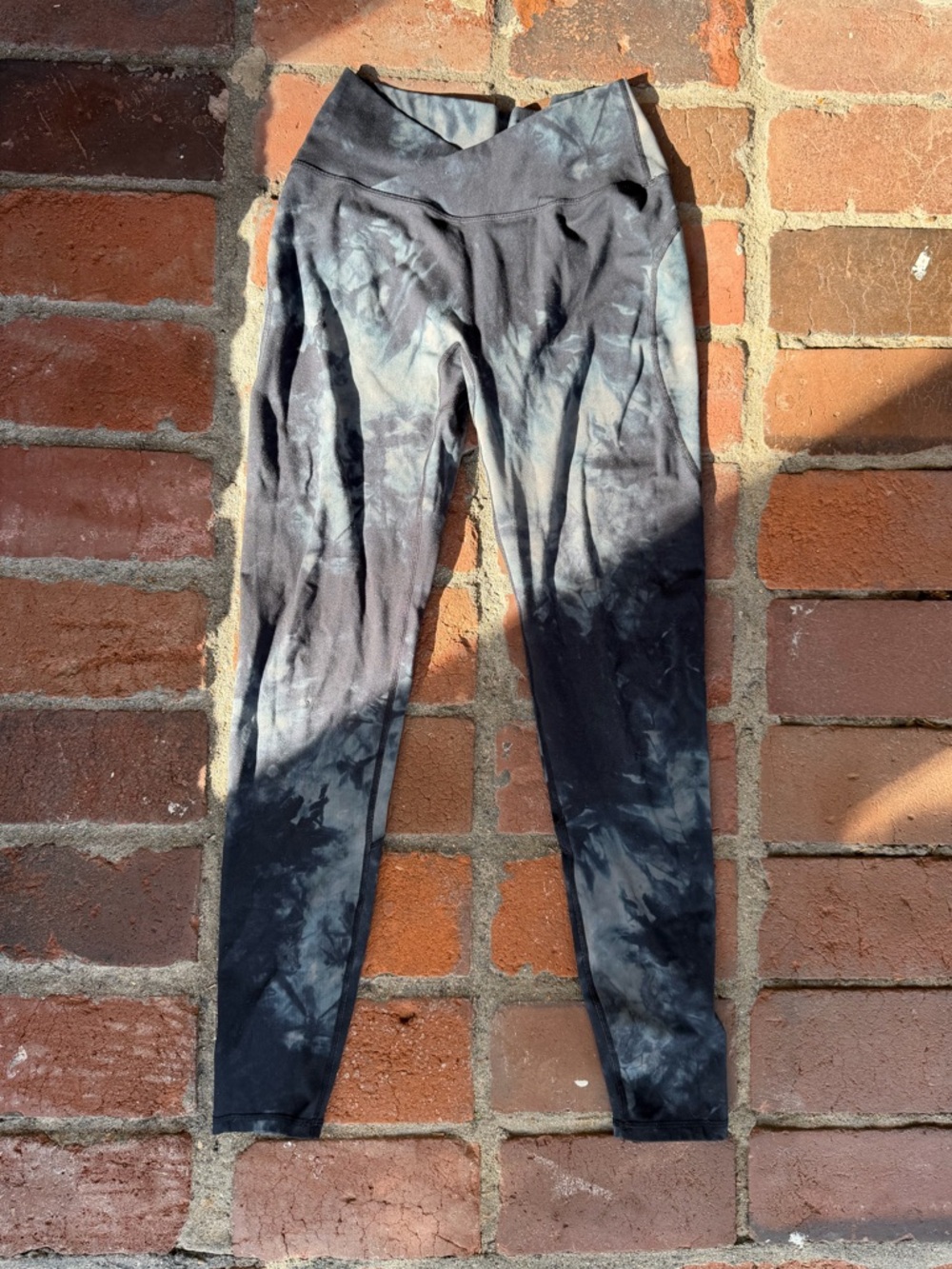 Alphalete Kids Black & Gray Tie-Dye Leggings